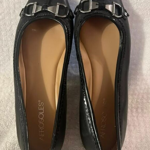 Size 9 - Aerosoles - Black Slip-On Flats - Picture 4 of 8